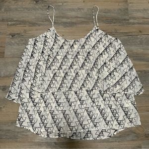 PAPER CRANE Medium Sheer Triangle Aztec Printed Flowy Top Black White Gray